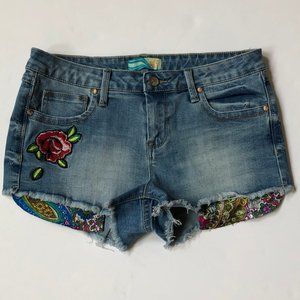 Cali 1850 Jen Short With Embroidered Rose  JR  7